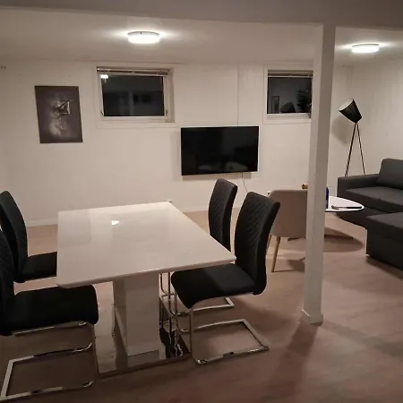 דירה Between The Fjellheisen And The Arctic Cathedral *