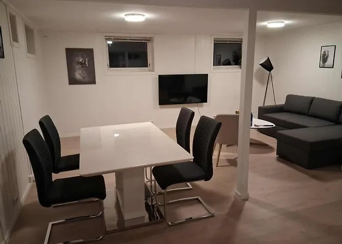 דירה Between The Fjellheisen And The Arctic Cathedral *